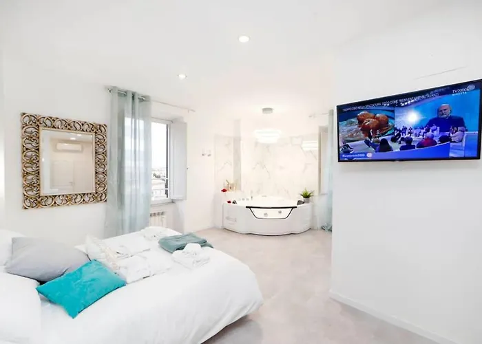 White Panoramic Jacuzzi Trastevere Διαμέρισμα *