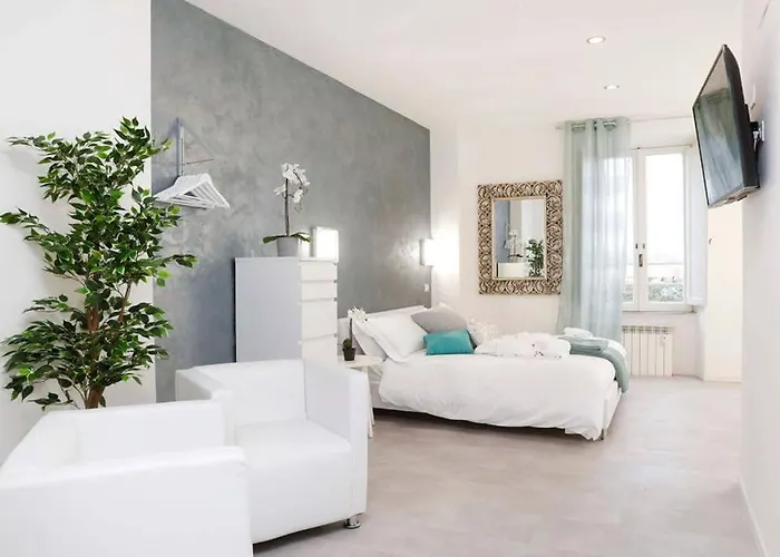 White Panoramic Jacuzzi Trastevere Apartman